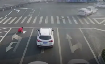 Nem kispályás módon akarta megúszni a dugót