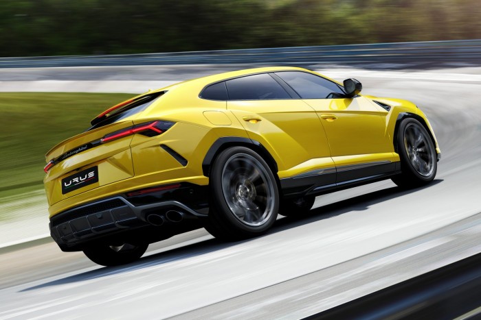 Minden várakozást felülmúl a Lamborghini terepjárója 6