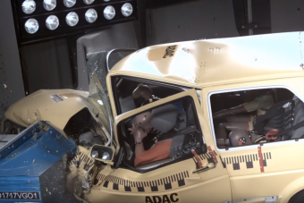 Mai törésteszten vizsgázott egy Volkswagen Golf II, az eredmény halálos