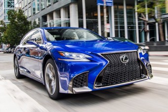 Három hét alatt fogyott el egy évnyi mennyiség a luxusautóból