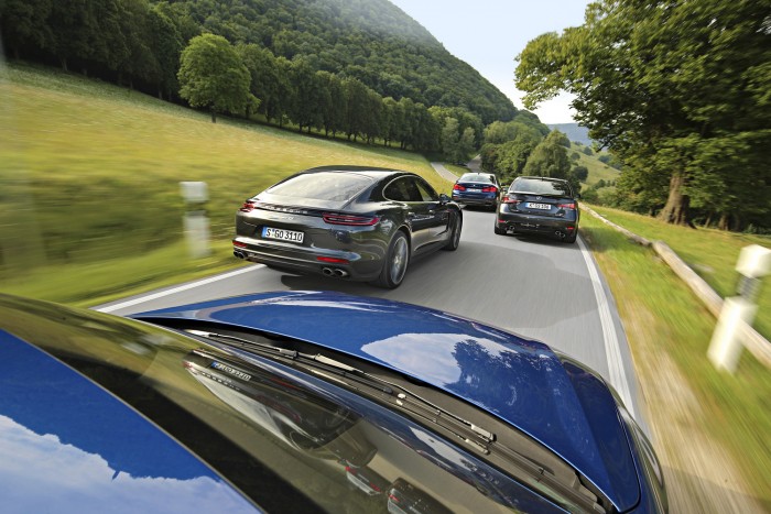 Kelendők a prémiummárkák autói idehaza