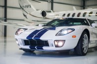 Ha 10 éves Ford GT-re vágysz, akkor itt egy friss példány 16