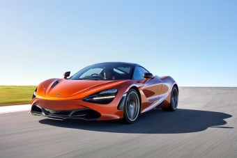 F1: Nézőket küldenek a pályára