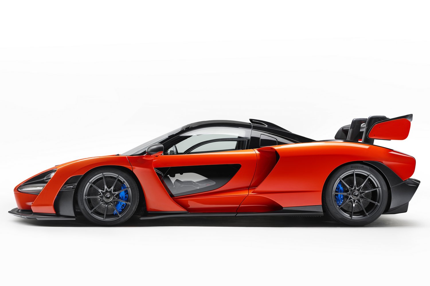 Negyedmilliárdos utcai versenyautót épít a McLaren 17