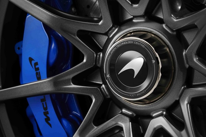 Negyedmilliárdos utcai versenyautót épít a McLaren 6 Negyedmilliárdos utcai versenyautót épít a McLaren 6