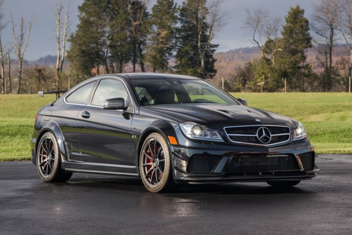 Egy csokor brutális Mercedes keresi gazdáját 1
