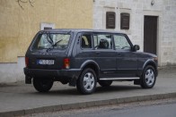 41 éves, mégis új, mi az? Hát a Lada Niva! 50