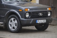 41 éves, mégis új, mi az? Hát a Lada Niva! 53