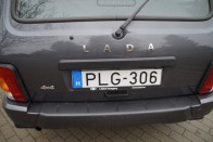 41 éves, mégis új, mi az? Hát a Lada Niva! 75