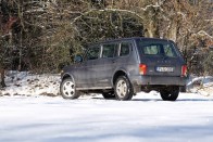 41 éves, mégis új, mi az? Hát a Lada Niva! 90