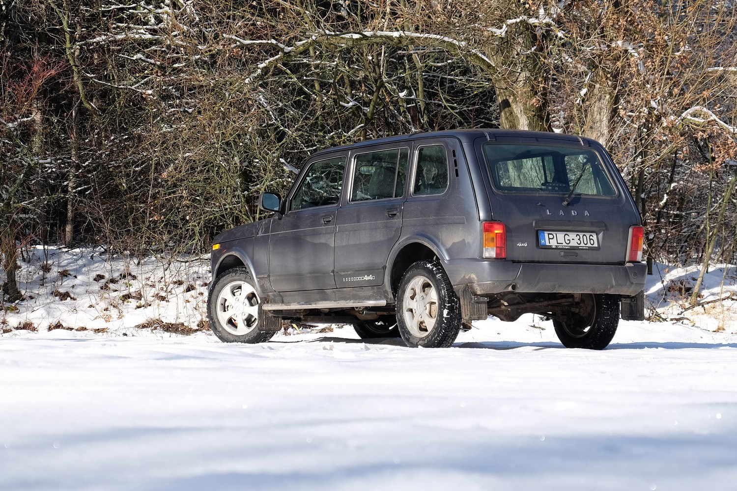 41 éves, mégis új, mi az? Hát a Lada Niva! 46