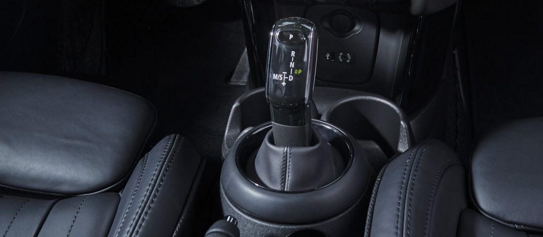 Duplakuplungos váltót kap a MINI