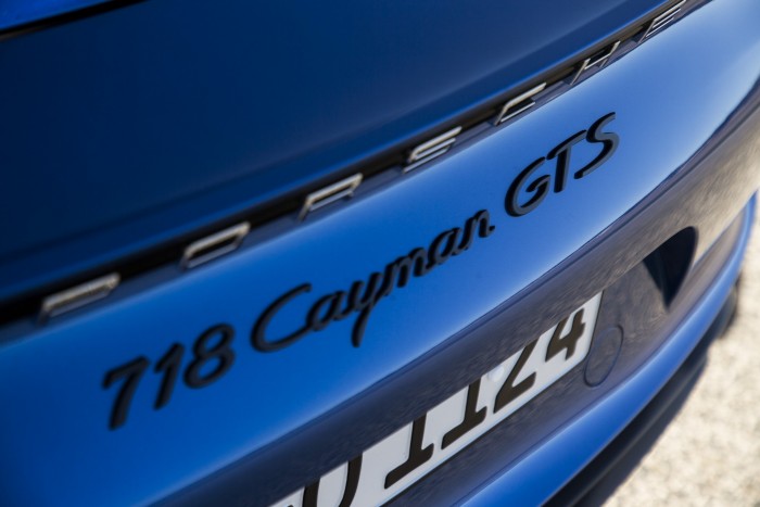 Még vadabb a négyhengeres Cayman 12