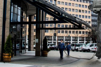 A magyar rendőrség posztolt egy képet a Twitterre, mi pedig ledobtuk az ékszíjat