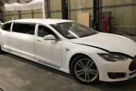 Nincs ennél elnökibb Tesla 8