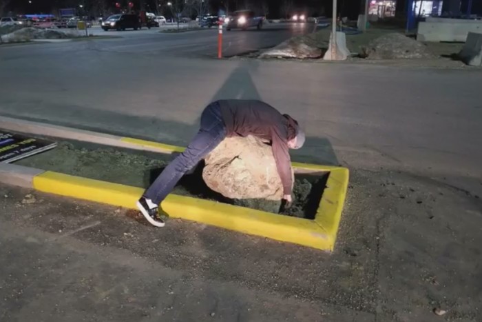 Autósok életét keseríti meg ez a szikla 2