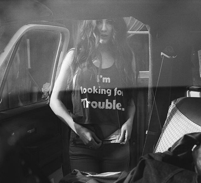 Keveset mutat, de sokat sejtet: ilyen a jó fotó autók és hölgyek témában 15