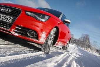 Nyári gumin közlekedik sok magyar autós