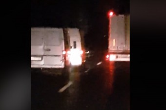 Őrült vontatást videóztak Zala megyében, a két sofőrnél elgurulhatott a gyógyszer