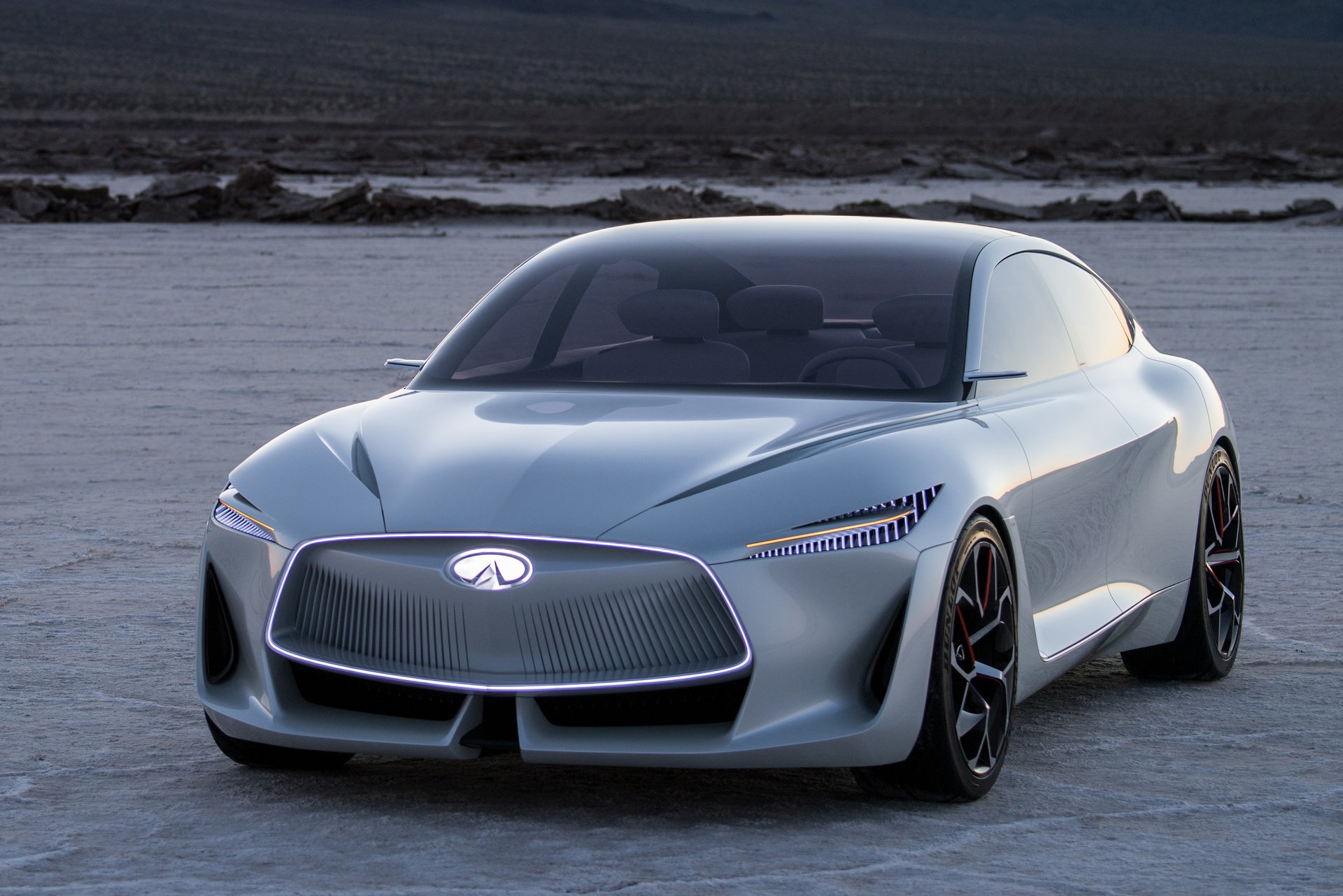 Infiniti Q Inspiration Concept: emberközpontú robotautó 9