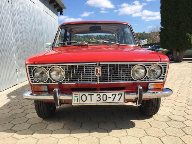 Eladó a Kádár-korszak álomautója, a piros ezerötös állapota és ára is megdöbbentő 6