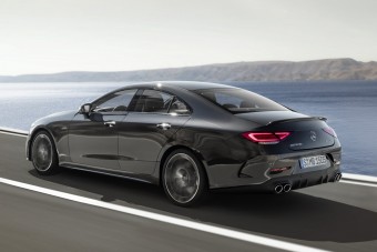 Takarékos és villámgyors: videón az új AMG-széria!