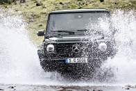 Mercedes-Benz G-osztály: itt a legenda legújabb kötete! 28