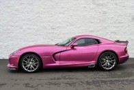 Unod a piros sportkocsikat? Itt egy pink Viper! 15