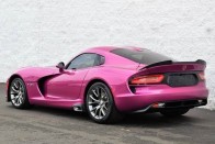 Unod a piros sportkocsikat? Itt egy pink Viper! 2