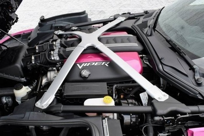 Unod a piros sportkocsikat? Itt egy pink Viper! 6
