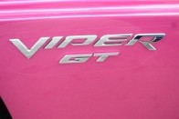 Unod a piros sportkocsikat? Itt egy pink Viper! 21