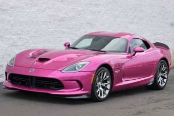 Unod a piros sportkocsikat? Itt egy pink Viper!