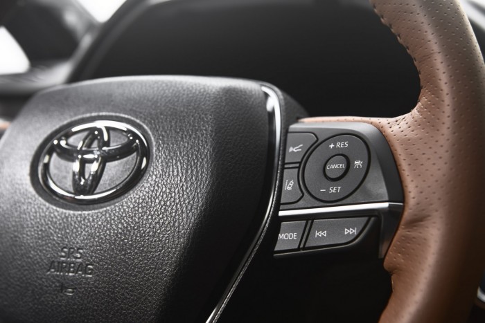 Légzsákok miatt hívnak vissza rengeteg Toyotát