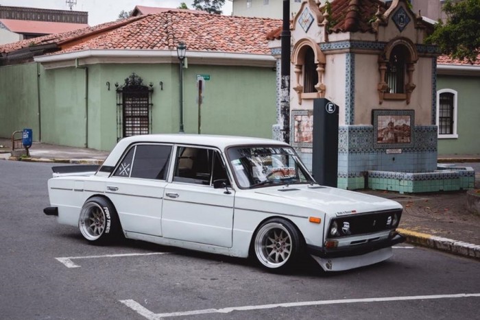 Őrületesen néz ki ez a tuningolt Ezeröcsi 5 | Vezess Őrületesen néz ki ez a tuningolt Ezeröcsi 5