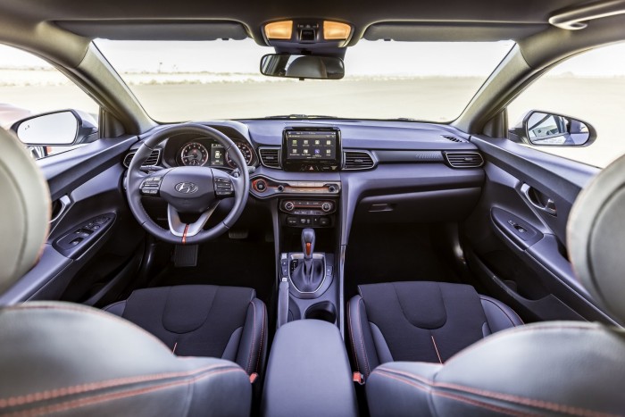 Felemás maradt a Hyundai kompakt kupéja 7 | Vezess Felemás maradt a Hyundai kompakt kupéja 7