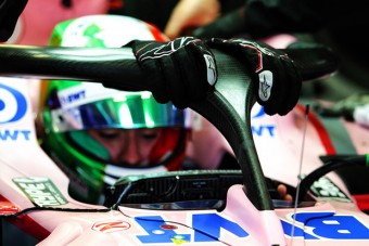 F1: Jól megszívatták a csapatokat a glóriával