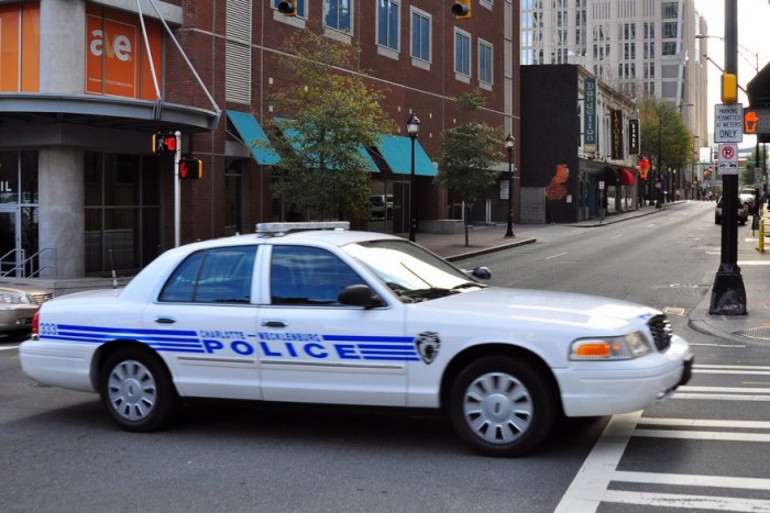 Kávéval küzdenek az autótolvajok ellen a rendőrök