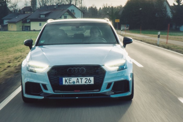 Kompakt ferdehátú 500 lóerővel! 6