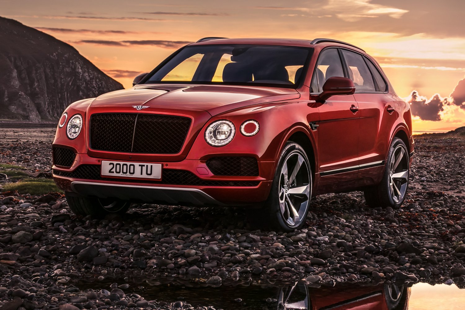 Itt a Bentley Bentayga, kis benzinmotorral 9