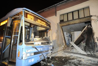 Fotókon a súlyos pesterzsébeti buszkarambol