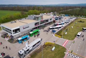 Április végén mindenki lesheti az új buszokat