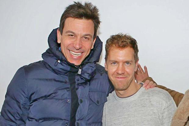 F1: Vettel találkozott a Mercedes főnökével