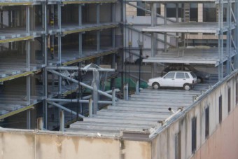 Szellemautókat találtak egy 15 éve bezárt parkolóházban