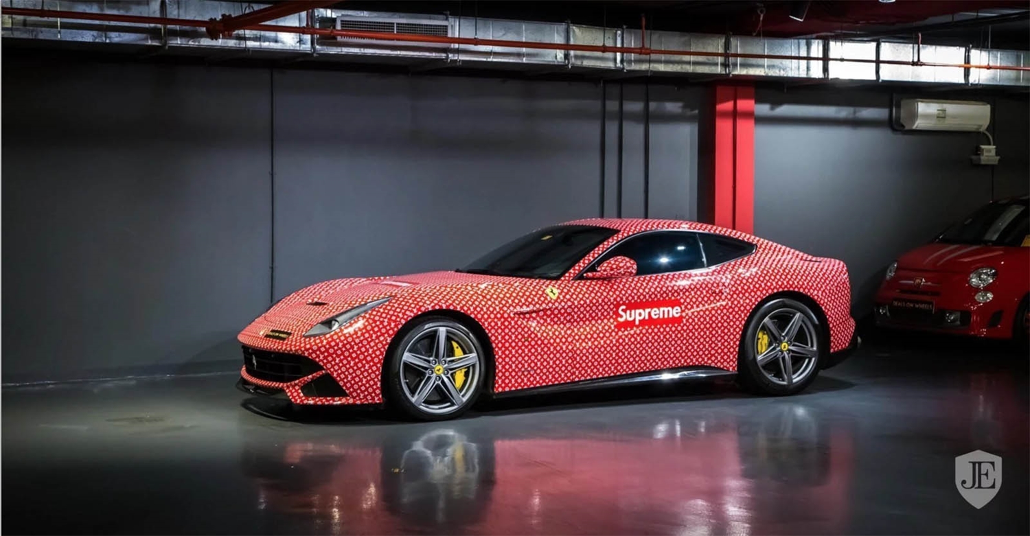 Kéne fóliába húzott Ferrari egy 15 évestől? 1