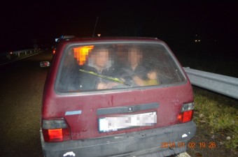 Ezen a borsodi autón a rendőrök is röhögtek