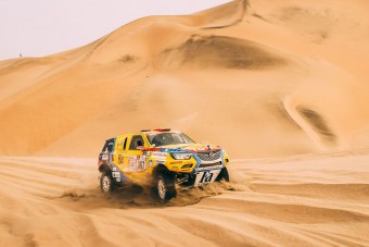 Szalayék felborultak, de folytatják a Dakart