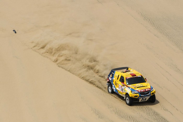 Magyarokkal kezdődik a Dakar-rali Peruban