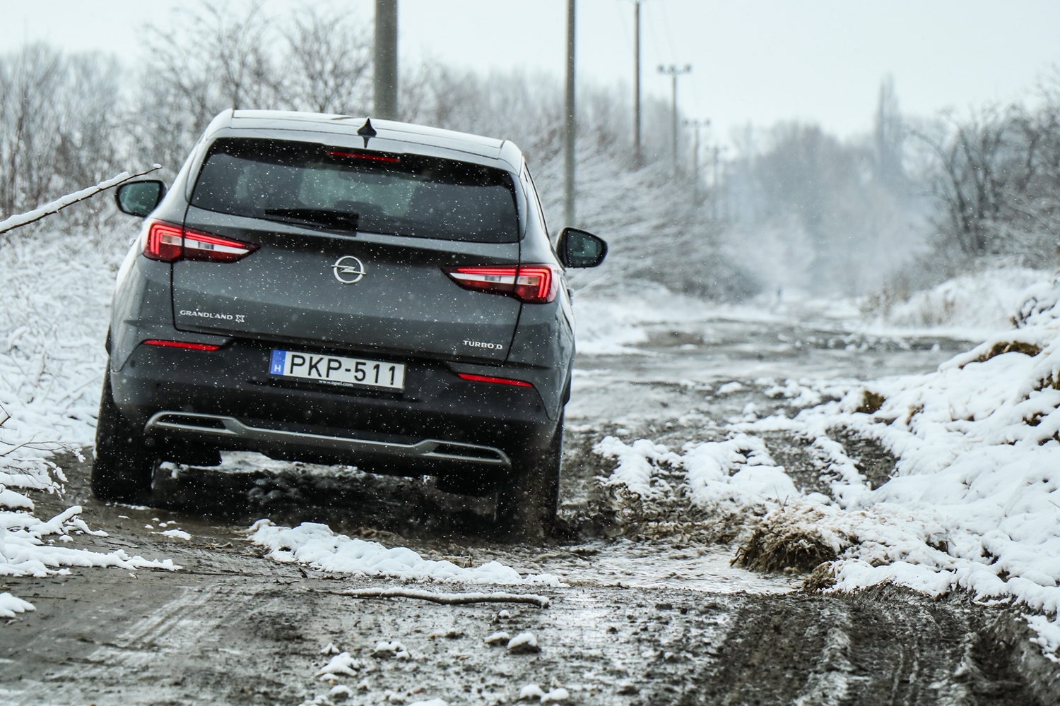 Na, milyen a francia SUV Opel ruhában? 11