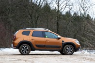 Itt az új Dacia Duster, még mindig olcsó 22