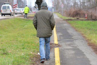 Kabaréba illő járda a szegedi gyalogosoknak, akarom mondani kötéltáncosoknak
